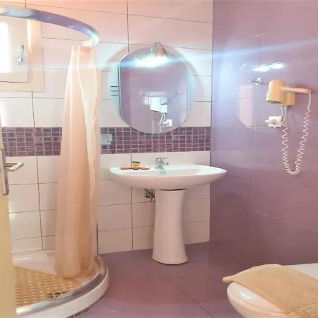Entire Full View 3 Bedrooms 3 Bathrooms 3 Kitchens Villa Hersonissos (Crete)