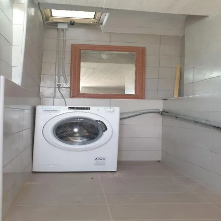 Entire Full View 3 Bedrooms 3 Bathrooms 3 Kitchens