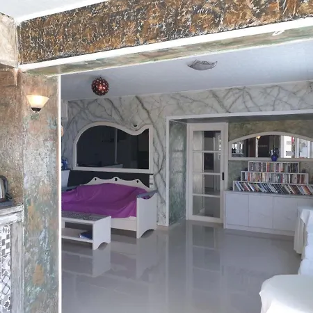Entire Full View 3 Bedrooms 3 Bathrooms 3 Kitchens Villa Hersonissos (Crete)