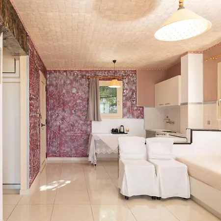 Entire Full View 3 Bedrooms 3 Bathrooms 3 Kitchens Villa Hersonissos (Crete)