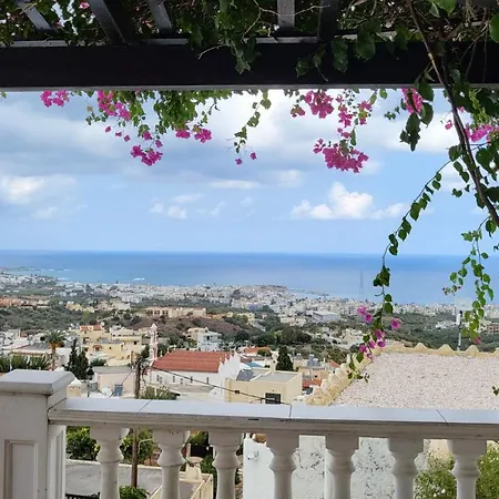 Entire Full View 3 Bedrooms 3 Bathrooms 3 Kitchens