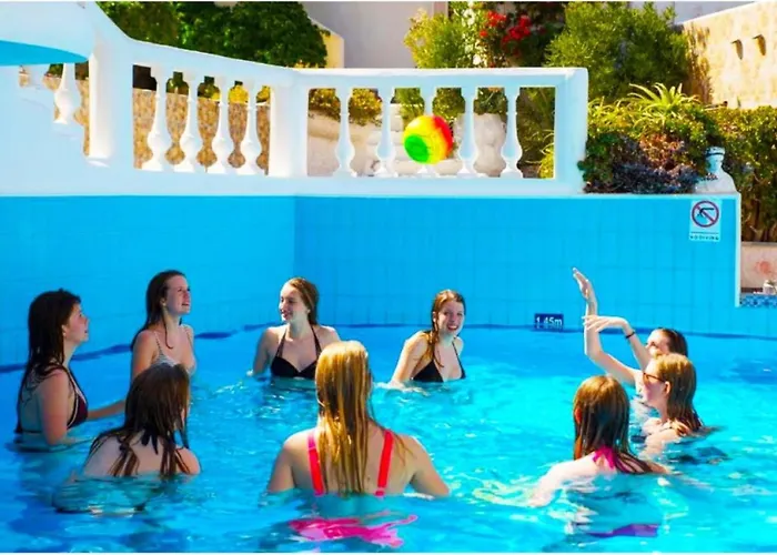 Entire Full View 3 Bedrooms 3 Bathrooms 3 Kitchens * Hersónissos