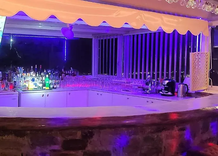 Entire Full View 3 Bedrooms 3 Bathrooms 3 Kitchens Villa