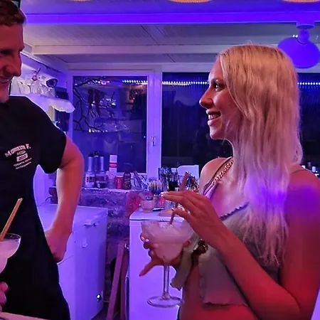 Entire Full View 3 Bedrooms 3 Bathrooms 3 Kitchens